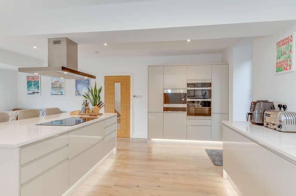 Additional image 7 of 4 bed detached house for saleManchester Road, Crosspool S10
