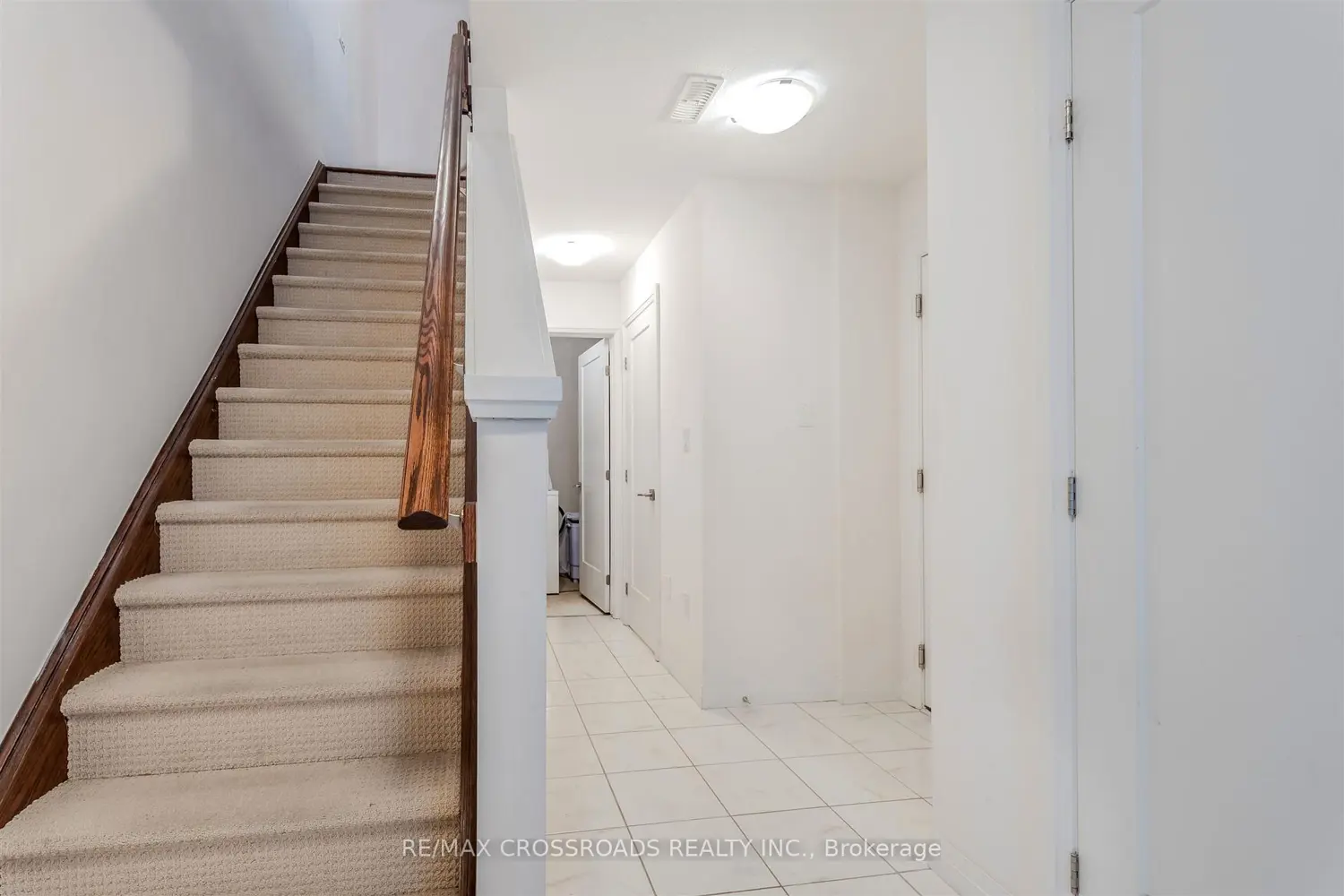 Additional image 13 of 4 Near Lane