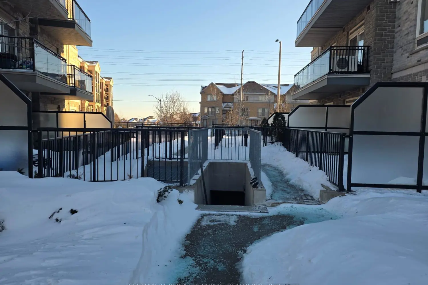 Additional image 18 of 3075 Thomas Street 308