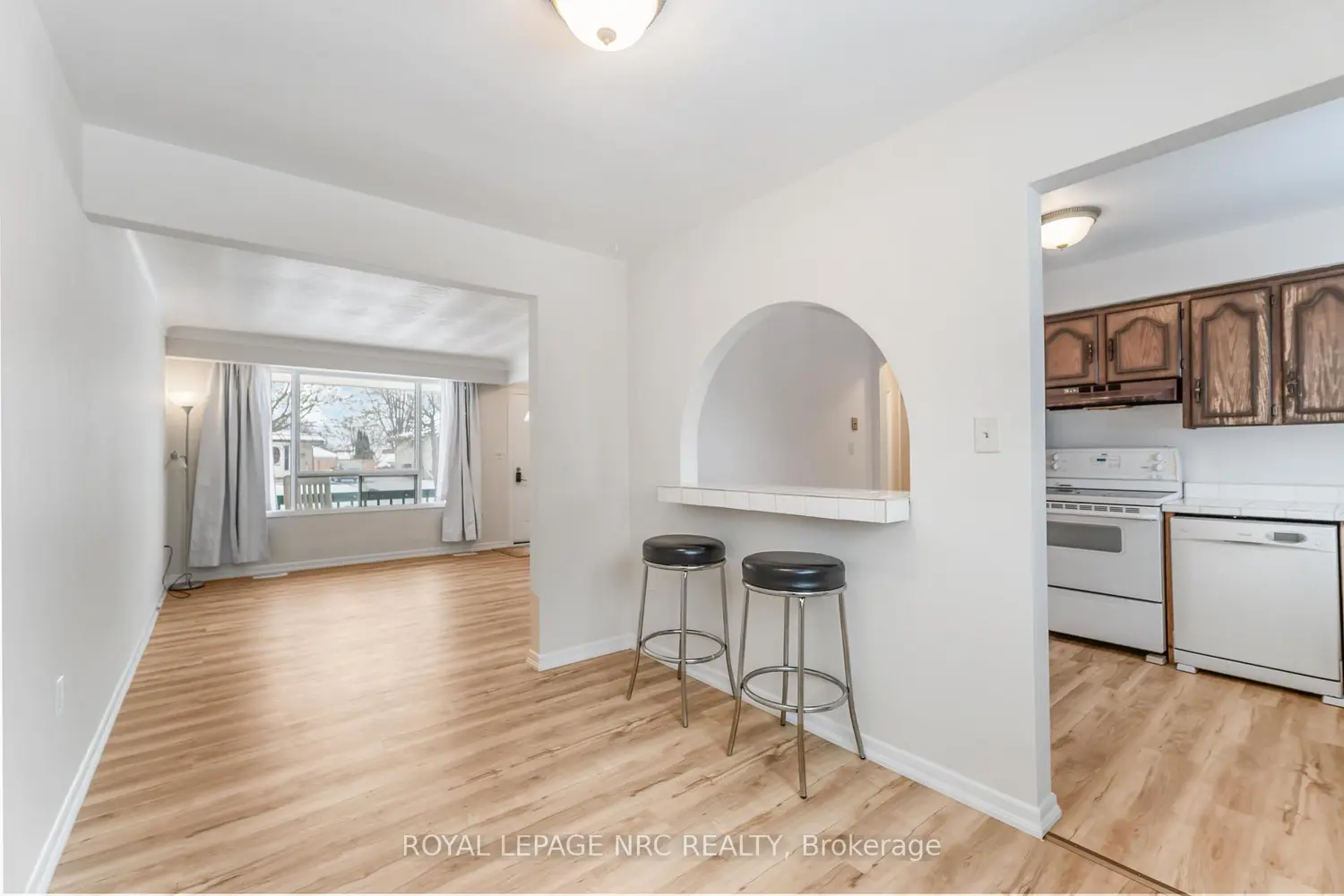 8025 Thorton Street photo 3