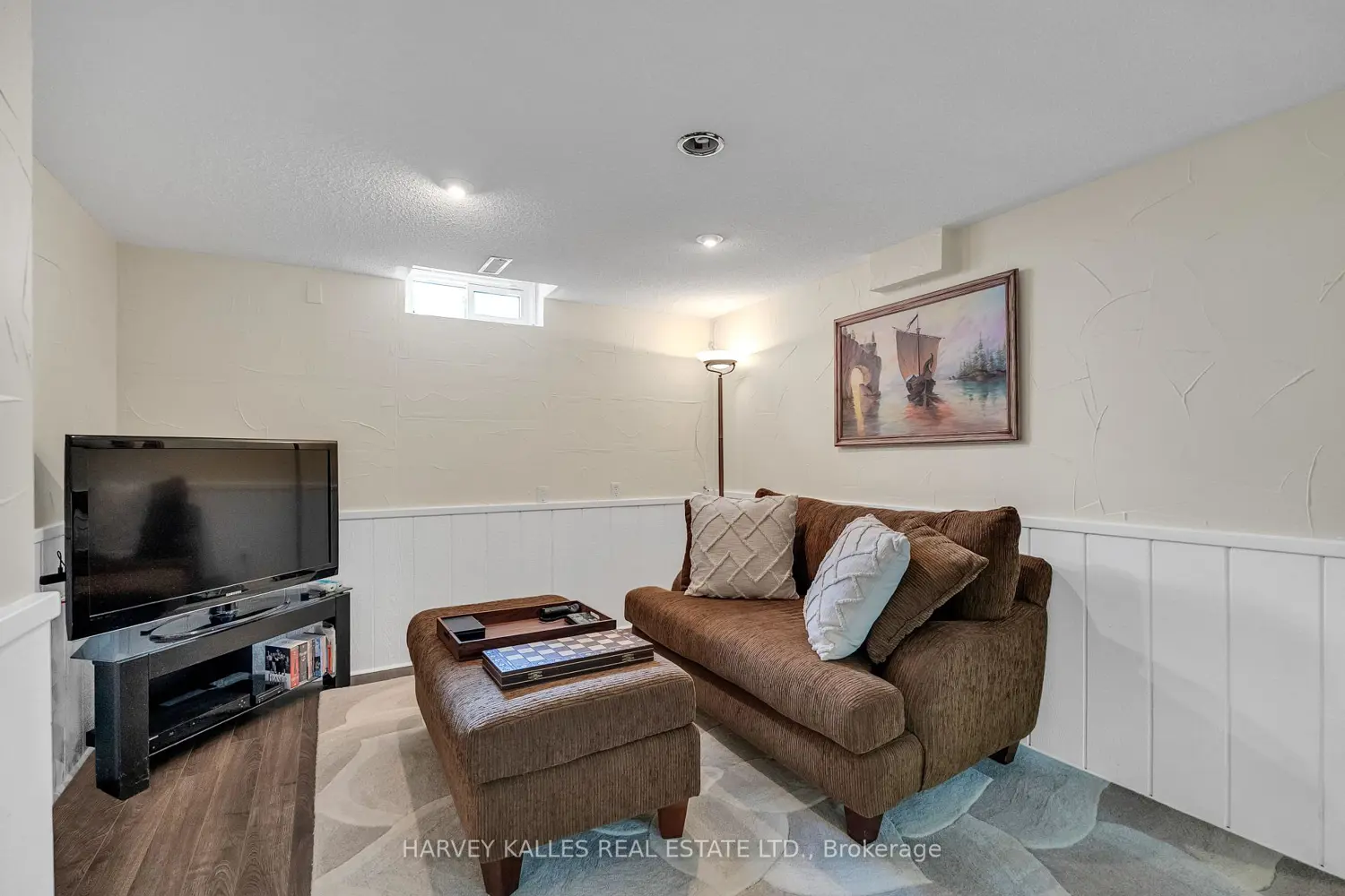 33 Ravengloss Drive photo 5