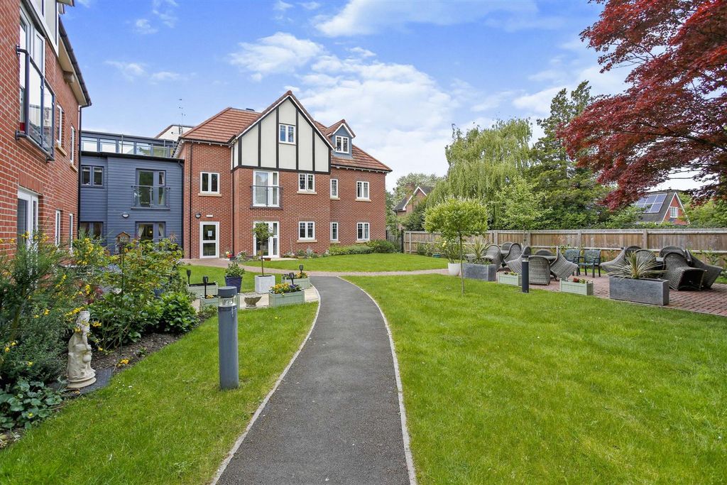 Additional image 10 of 2 bed flat for saleSummerfield Place, Wenlock Road, Shrewsbury SY2