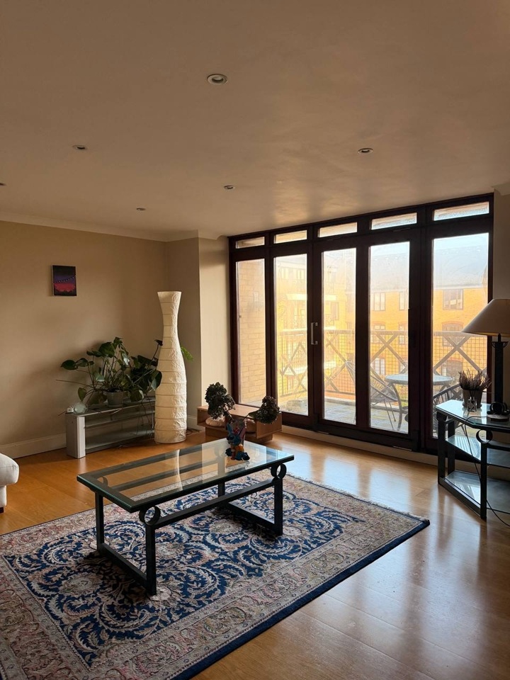 Additional image 5 of Room in a Shared Flat, Hermitage Court, E1W, N1 7GU