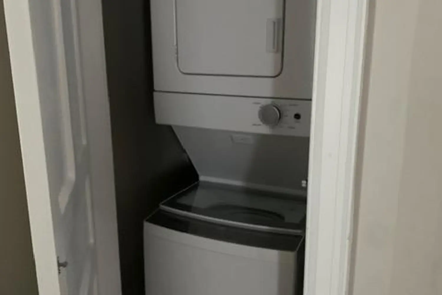 Additional image 12 of 433 Broadway Street