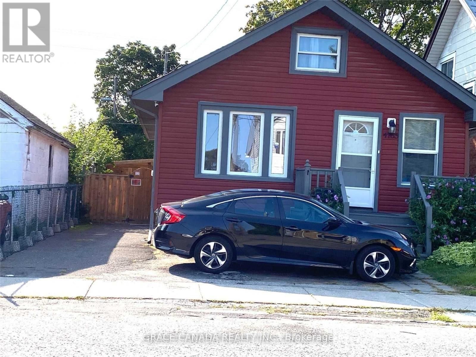 Main Level-4765 Sixth Avenue, Niagara Falls, ON, L2E 4T6