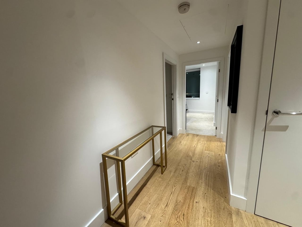 Additional image 15 of 3 Bed Flat, Lombard Wharf, SW11, N1 7GU