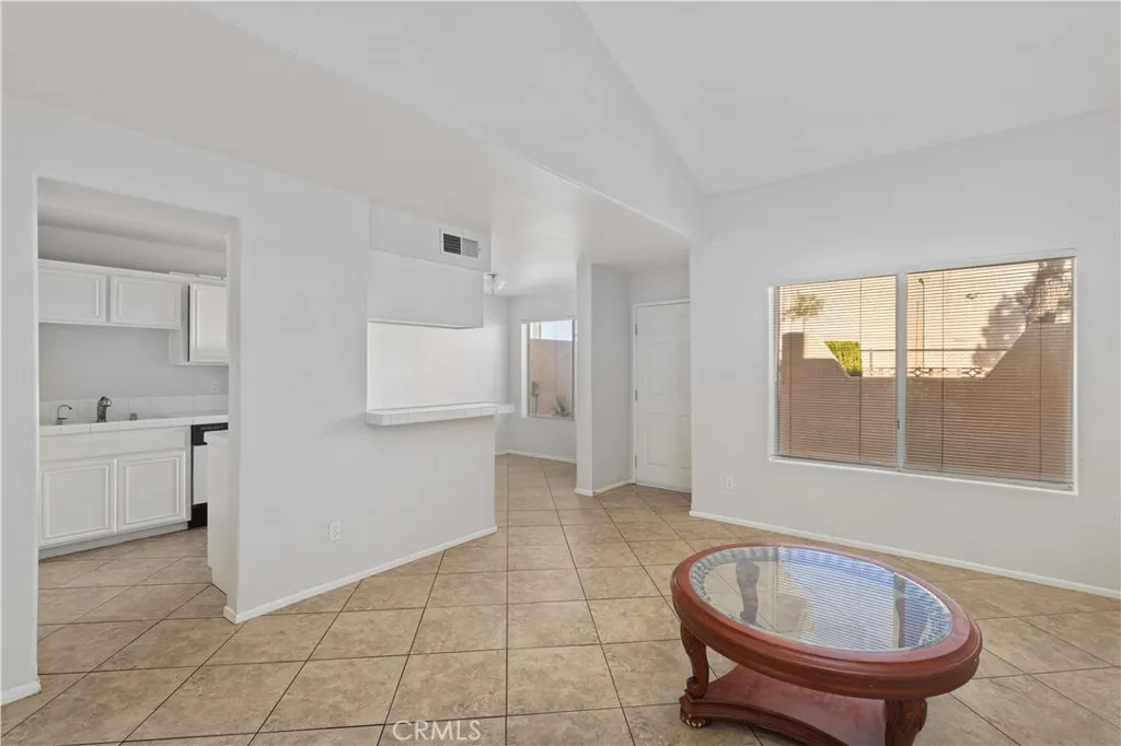 Additional image 6 of 39237 10th St W Unit C, Palmdale, CA 93551