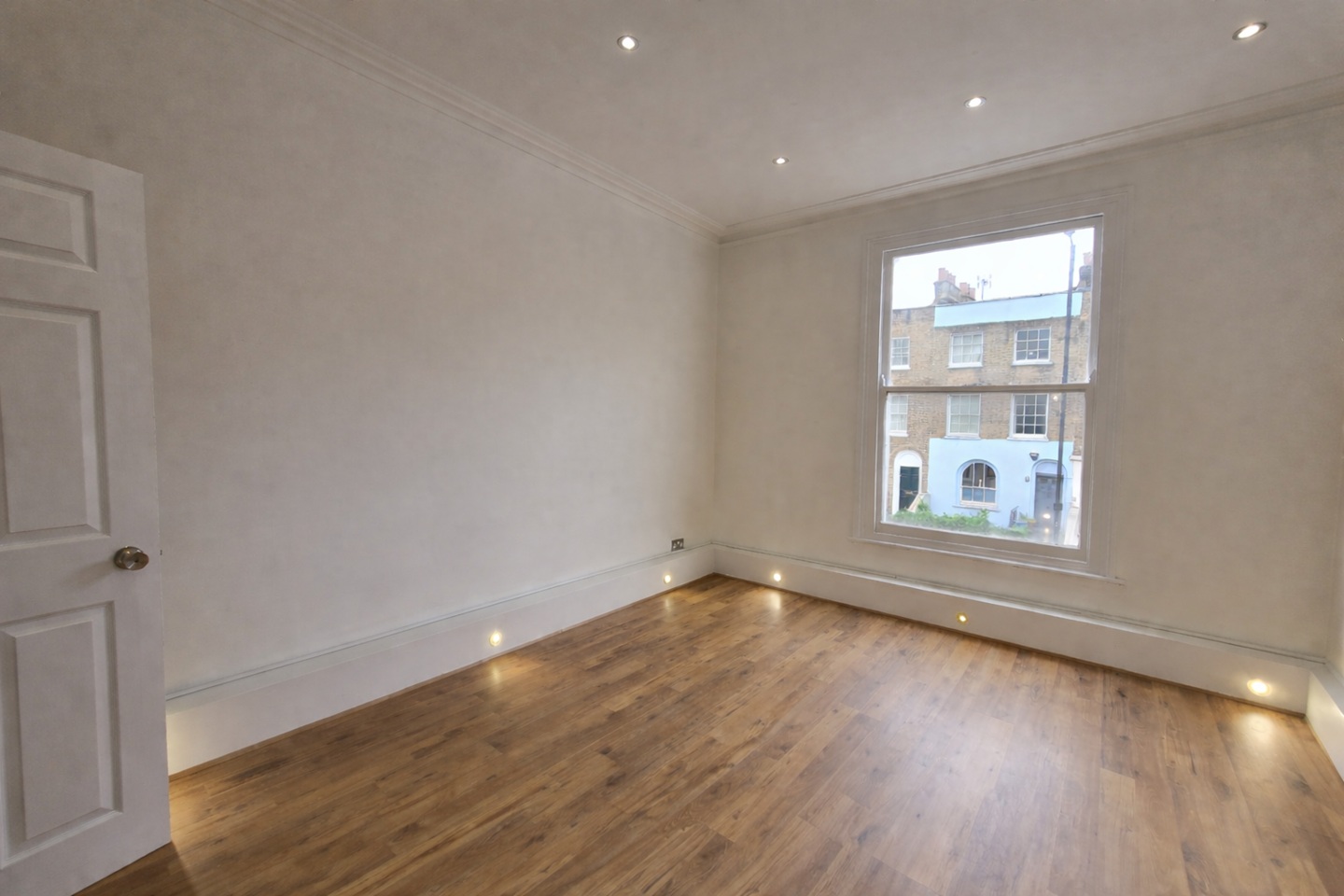 Additional image 4 of 3 Bed Flat, Balls Pond Road, N1, N1 7GU