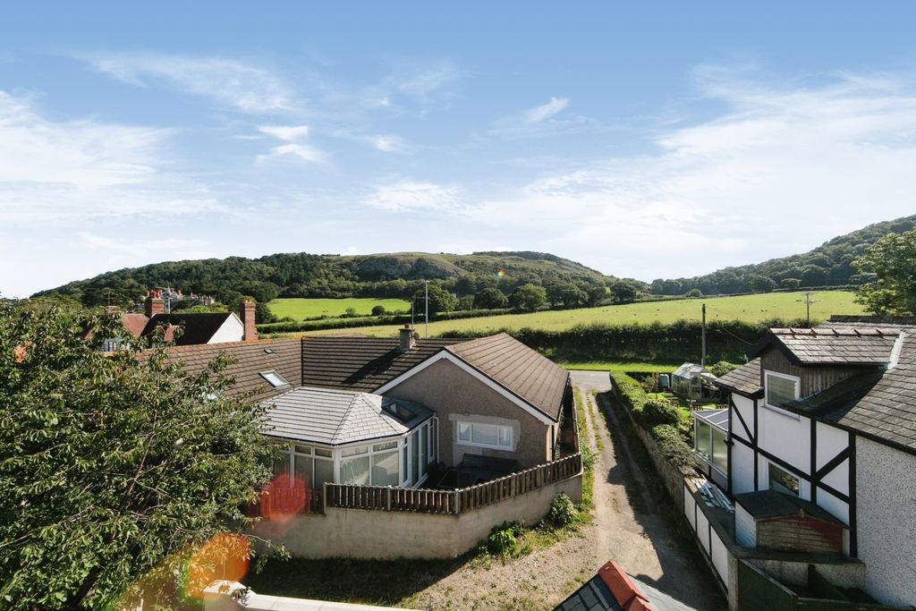 Additional image 6 of 3 bed flat for saleConway Road, Llandudno, Conwy LL30