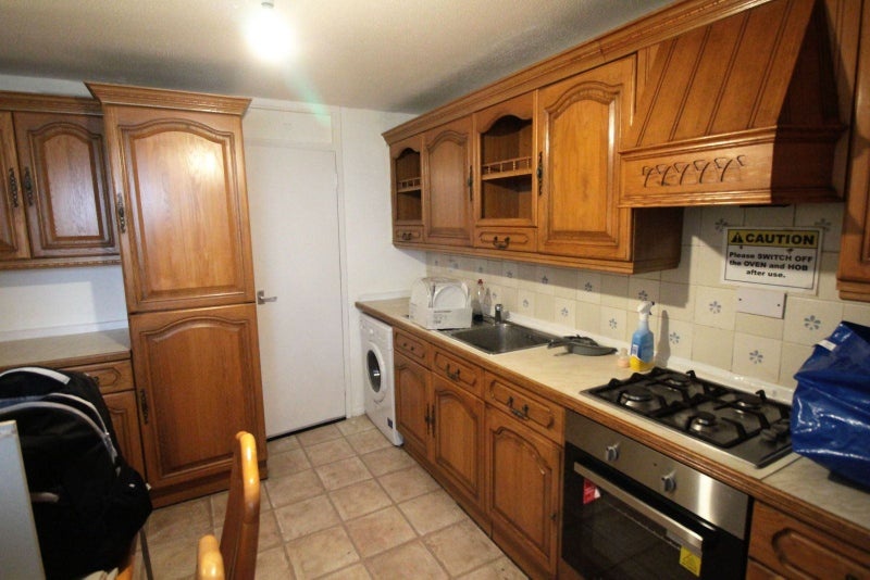 Additional image 3 of Room in a Shared Flat, Whitechapel Road, E1, N1 7GU