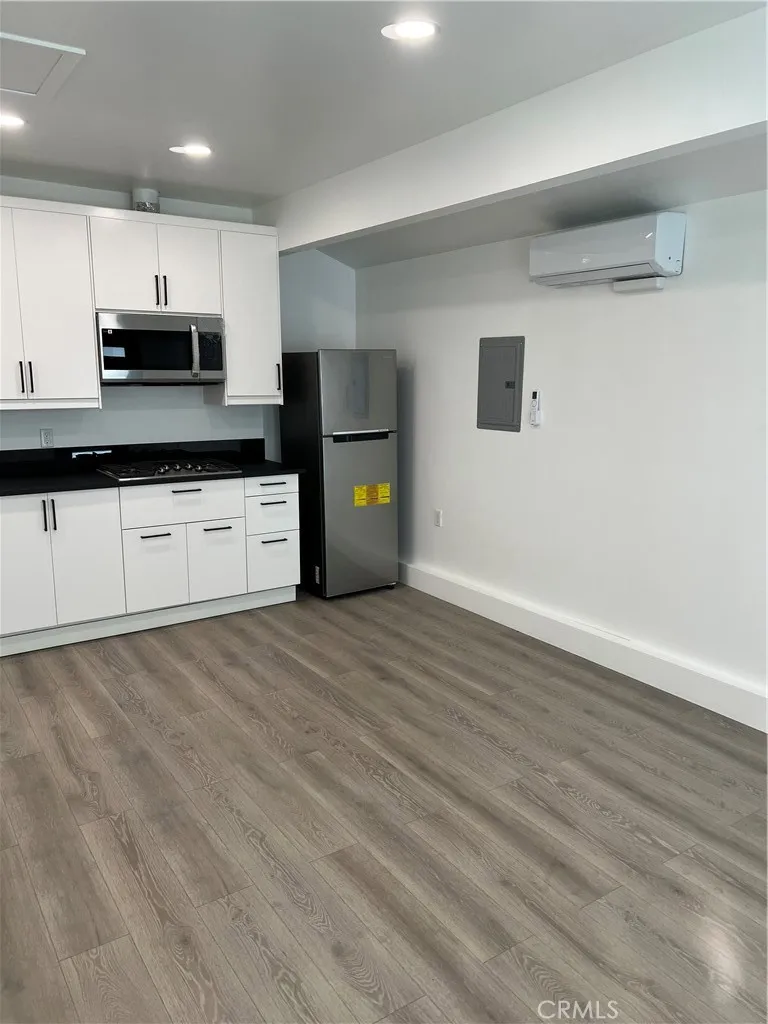 Additional image 13 of 19849 Gresham Street, Northridge, CA 91324