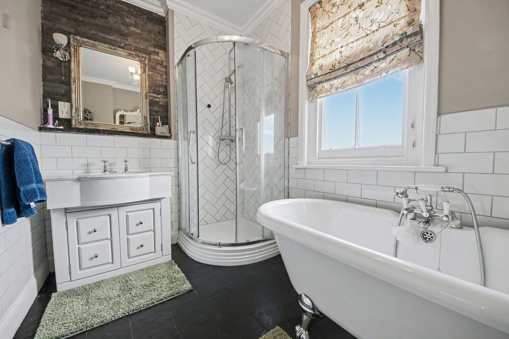 Additional image 17 of 6 bed property for saleThorold Road, Bitterne Park SO18