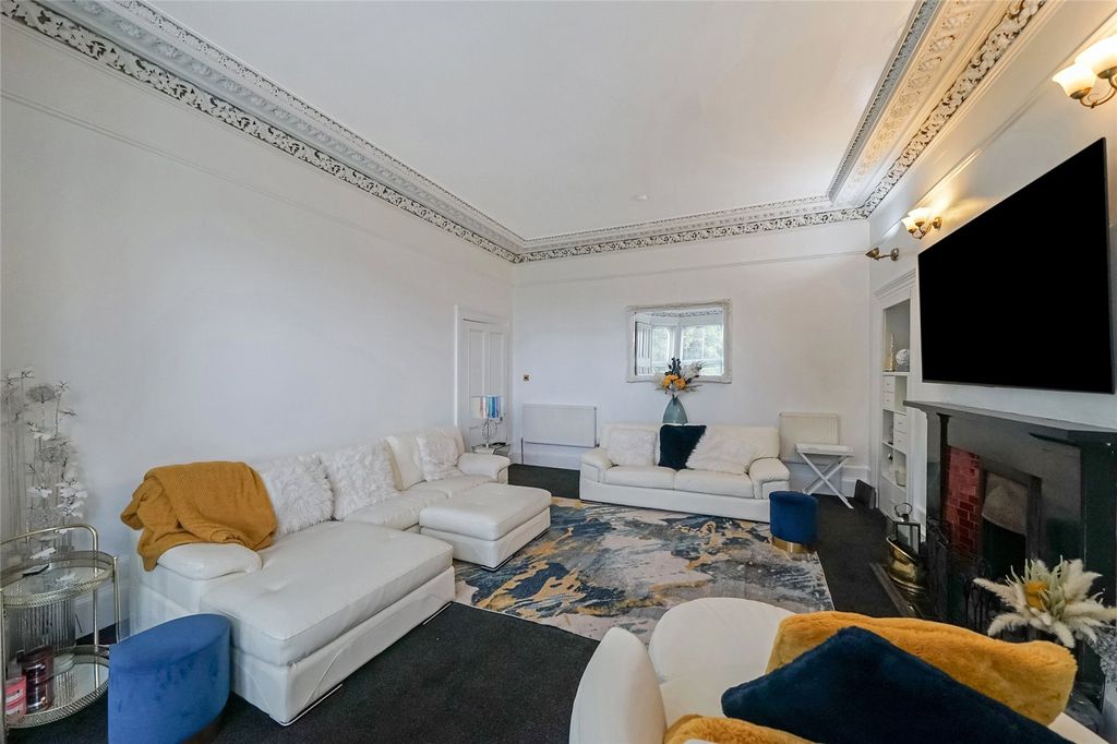 Additional image 7 of 6 bed detached house for salePark Avenue, Tillicoultry, Clackmannanshire FK13