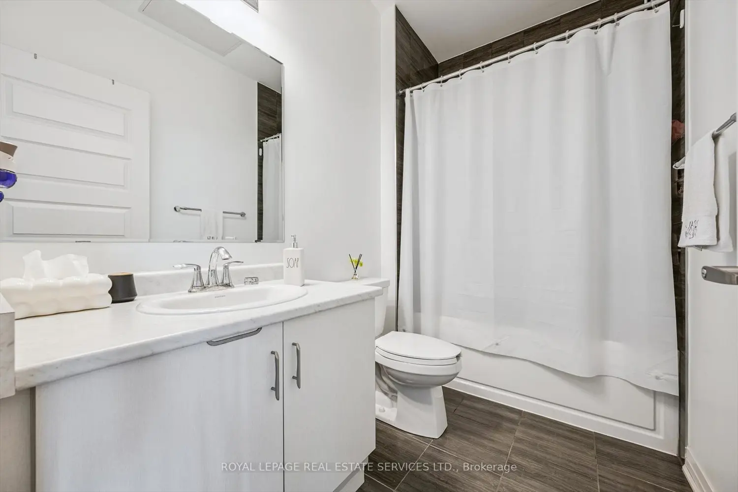 Additional image 17 of 102 Grovewood Common 621