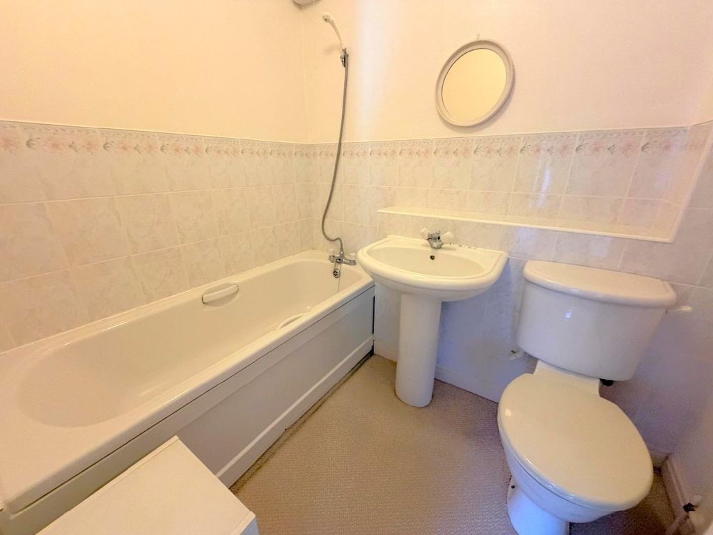 Additional image 9 of 2 bed flat for saleFour Winds Court, West Park, Hartlepool TS26