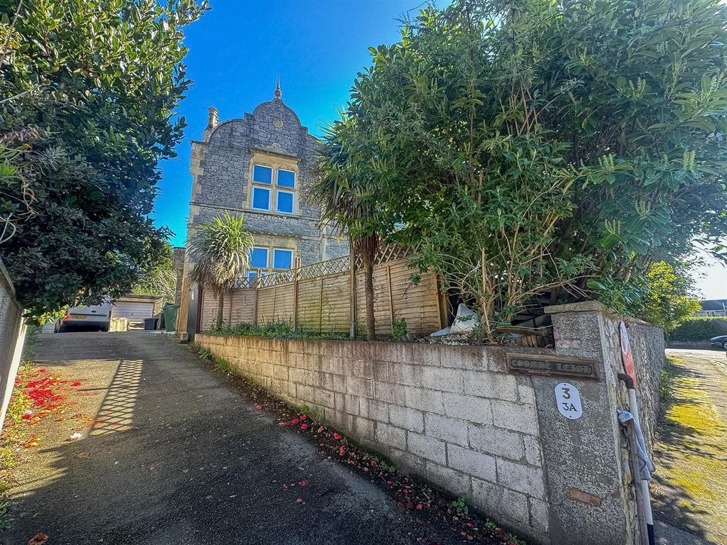 3 bed flat for saleLandemann Circus, Weston-Super-Mare BS23
