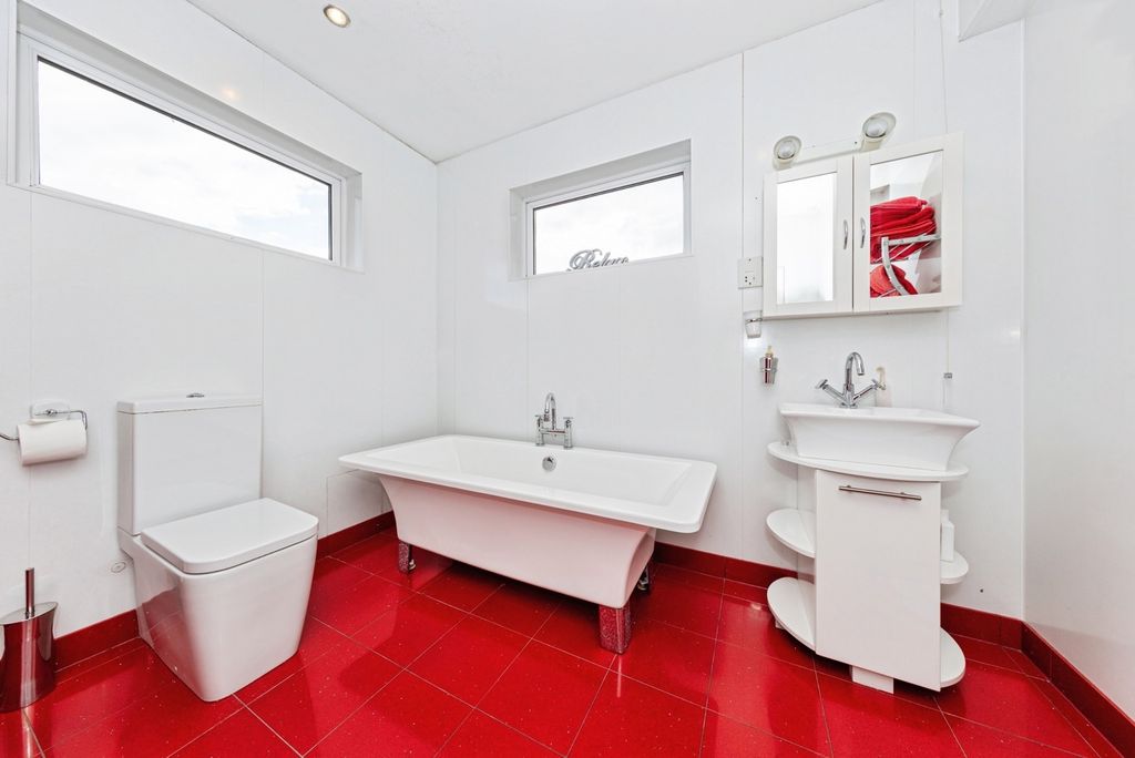 Additional image 21 of 5 bed detached house for saleSt. Illtyd Rise, Burry Port, Dyfed SA16