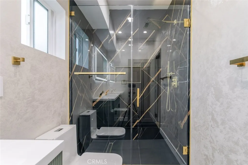 Additional image 39 of 11112 Emelita Street, North Hollywood, CA 91601