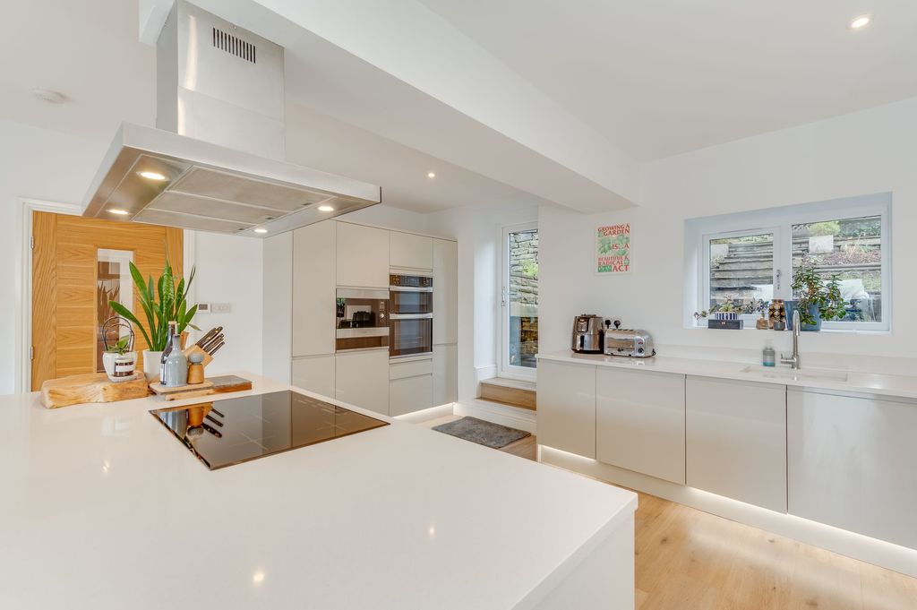 Additional image 8 of 4 bed detached house for saleManchester Road, Crosspool S10