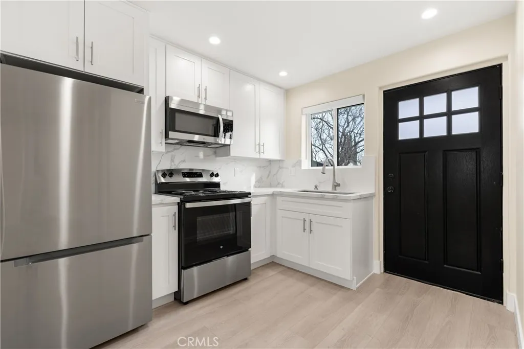 Additional image 5 of 19949 Lassen Street, Chatsworth, CA 91311