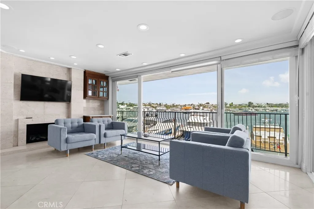 Additional image 9 of 3324 Via Lido, Newport Beach, CA 92663