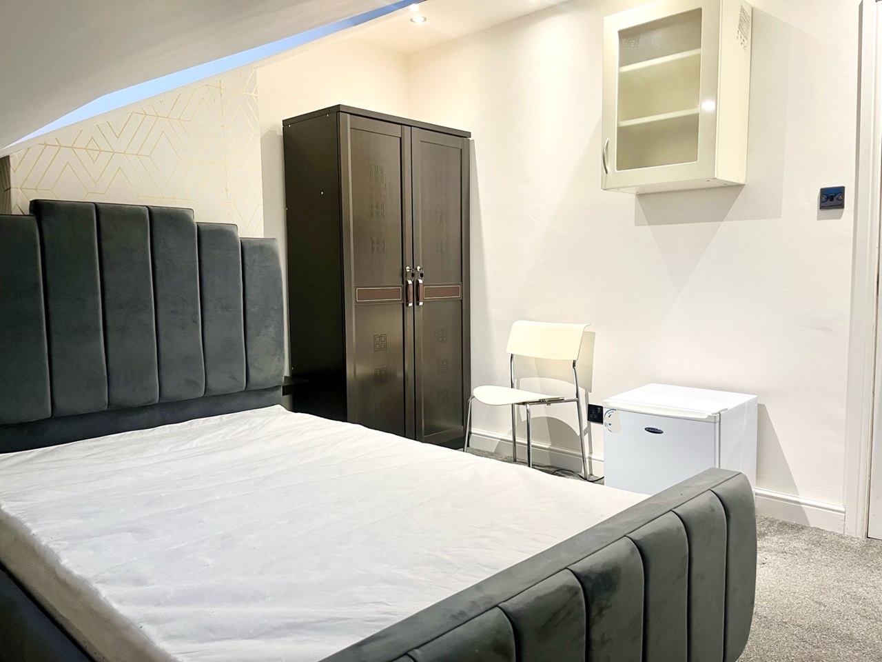 Room in a Shared House, South Road, B18, N1 7GU