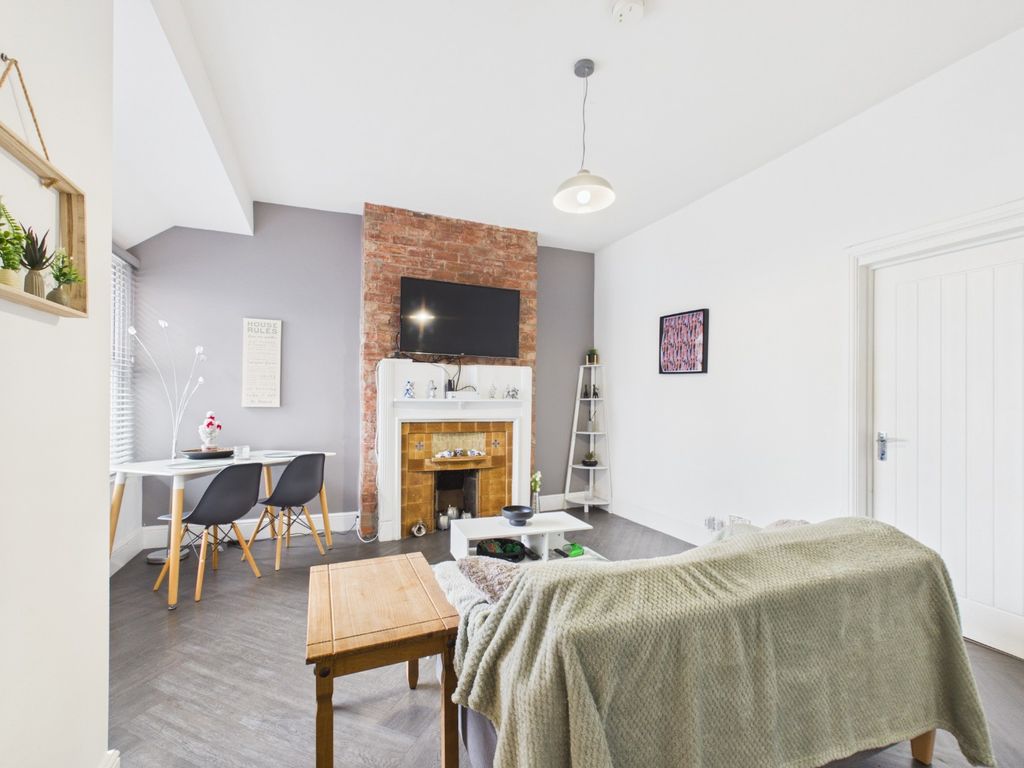 Additional image 5 of 3 bed flat for salePark Avenue, Princes Avenue, Hull HU5