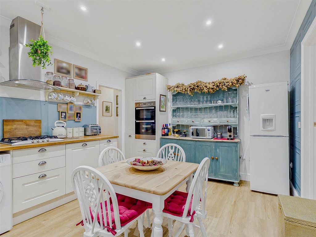Additional image 5 of 2 bed flat for saleRoyal Oak Gardens, Malvern WR14