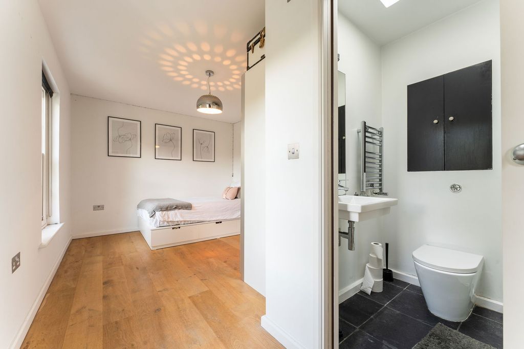 Additional image 31 of 6 bed detached house for saleWatersmeet Road, Salisbury SP2