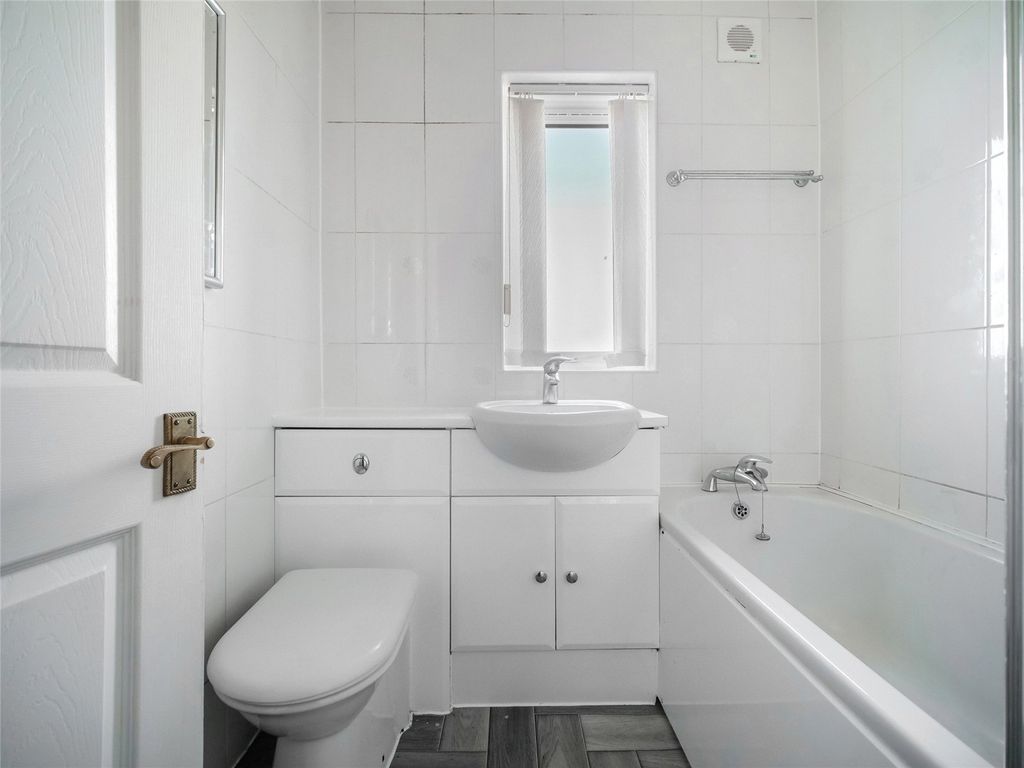 Additional image 9 of 2 bed flat for saleLoudoun Avenue, Kilmarnock, East Ayrshire KA1