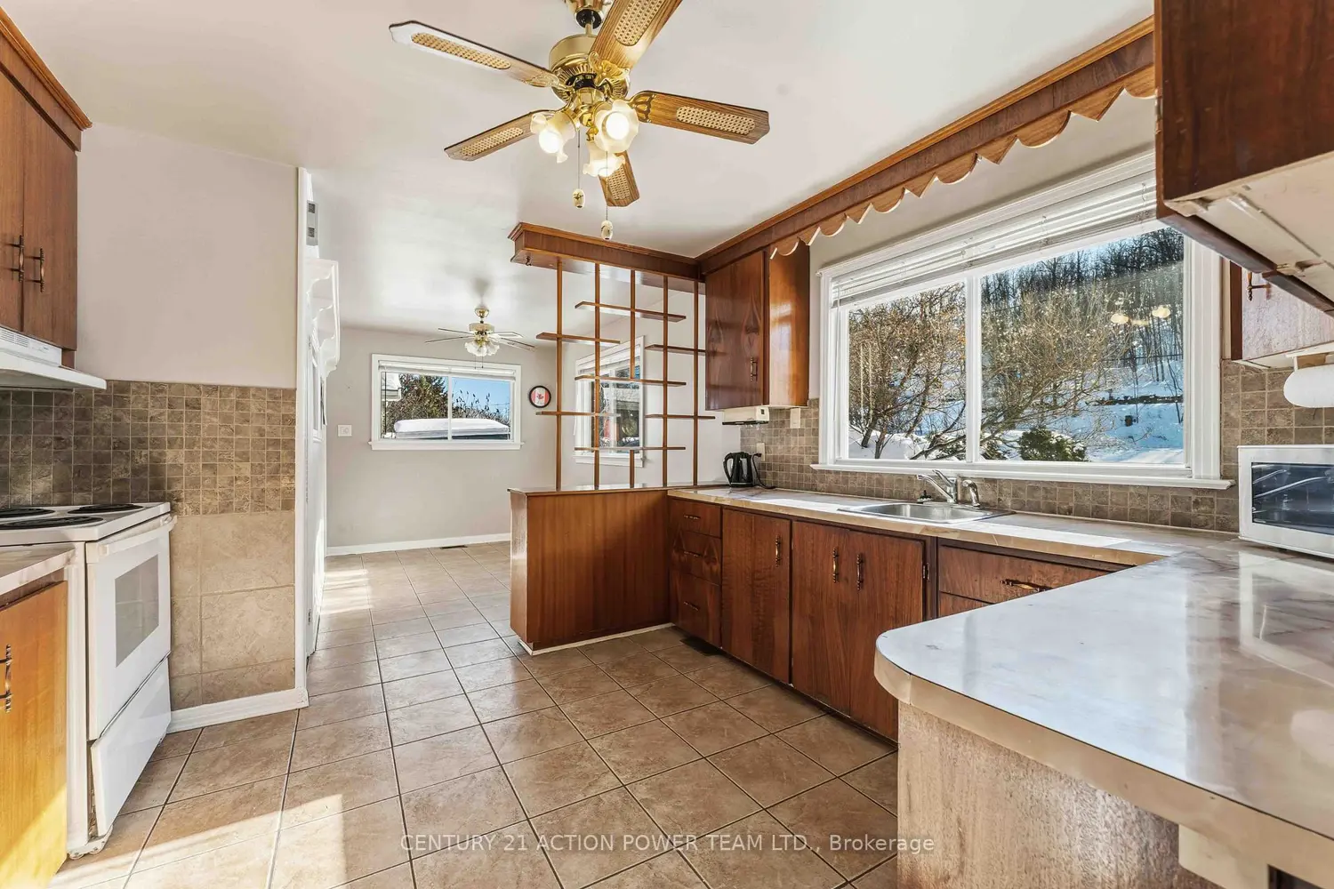 Additional image 3 of 1705 Old Montreal Road