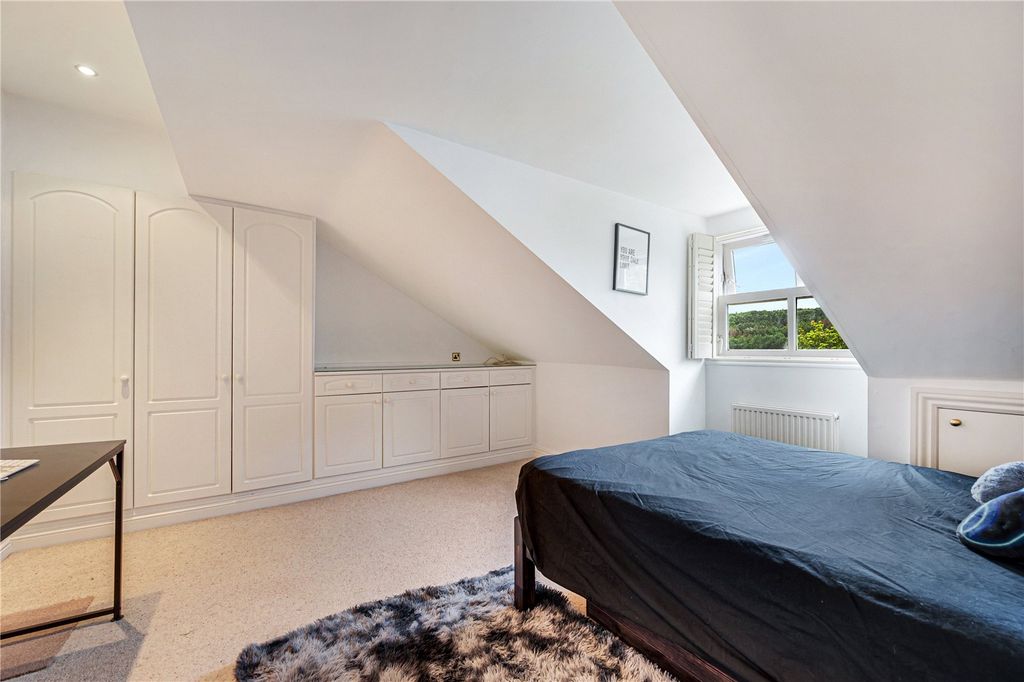 Additional image 15 of 4 bed flat for saleBridge House, Bridge Court, Harrogate Road, Harewood, Leeds LS17