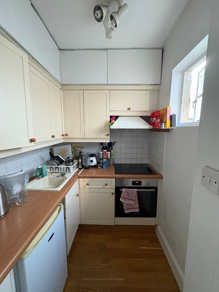 Additional image 2 of Studio Flat, Broadwalk Court, W8, N1 7GU