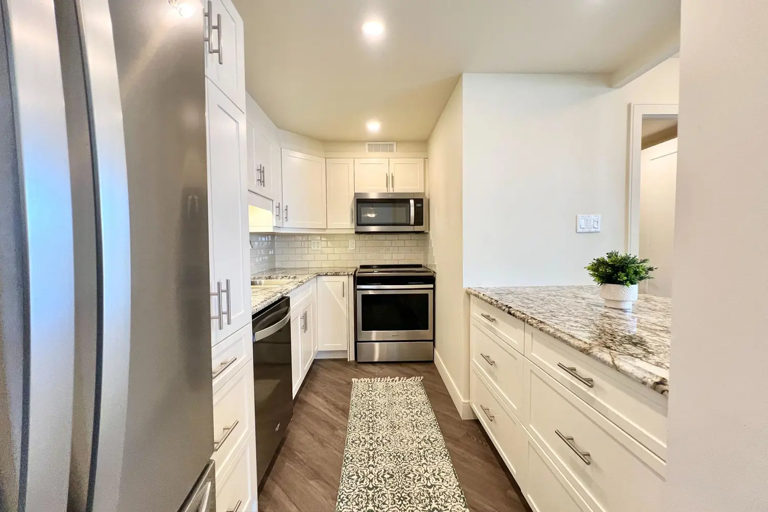 Additional image 3 of 344 Front Street 1002