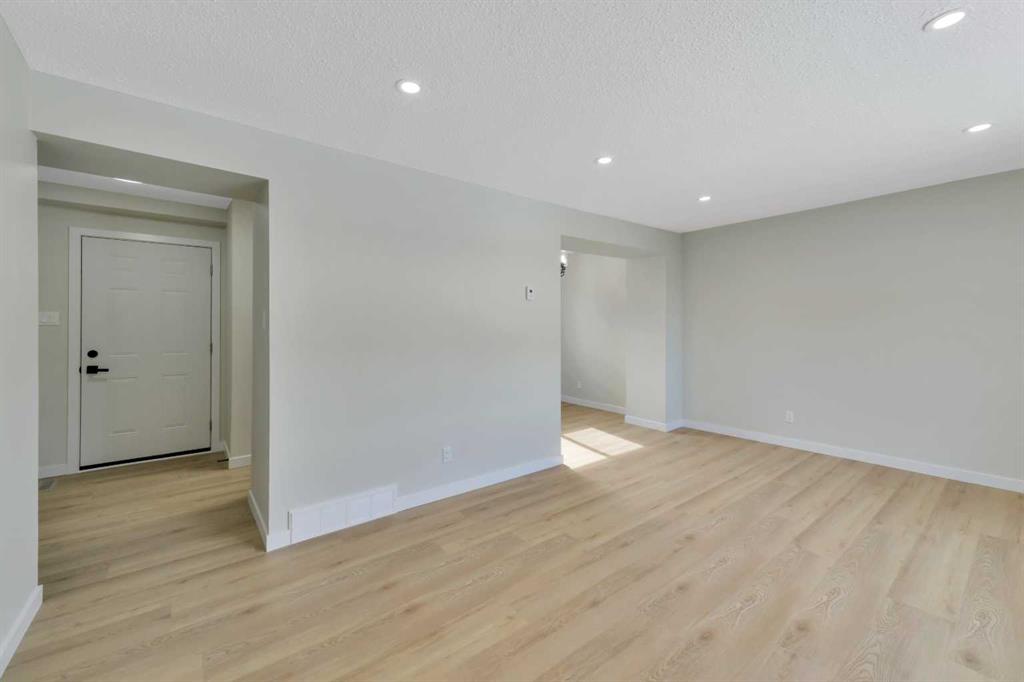 Additional image 3 of F1-35 Nash Street, Red Deer, AB, T4P 1X9