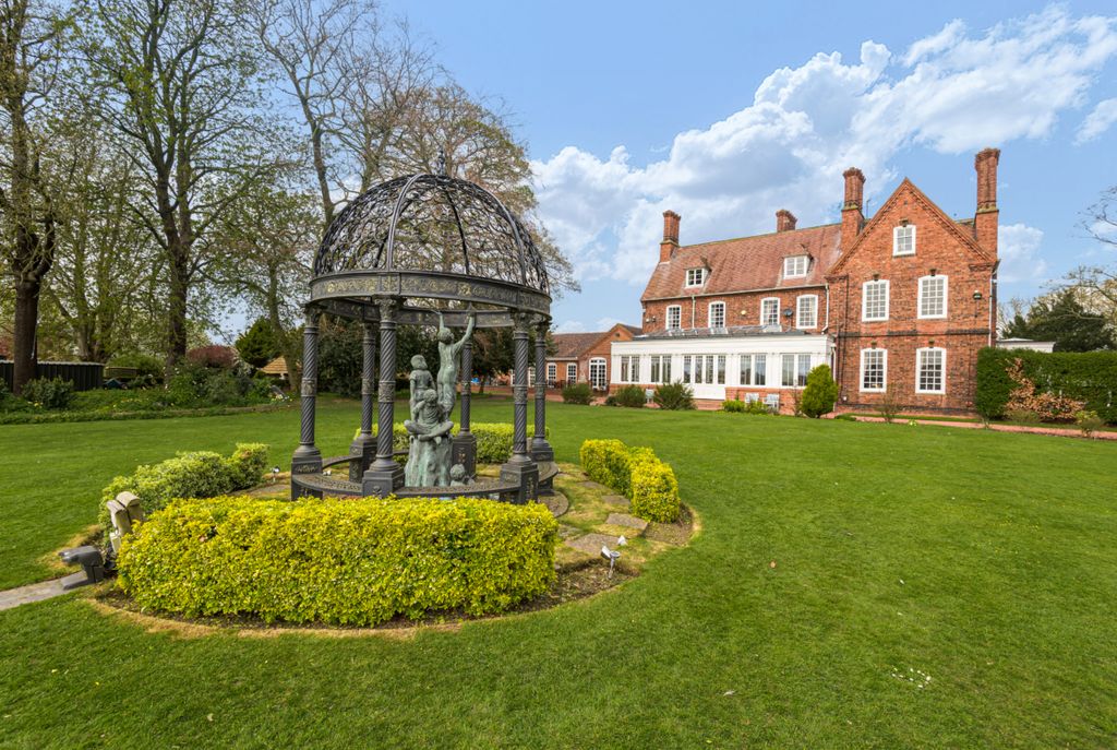6 bed detached house for saleSadberge Road, Middleton St George DL2