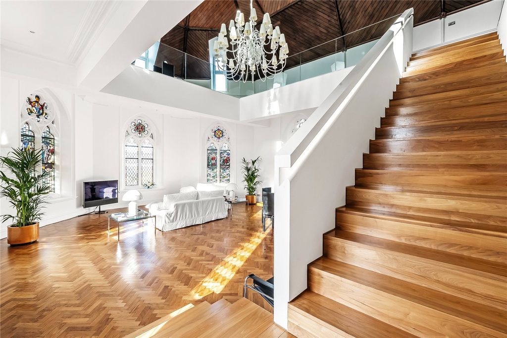 Additional image 5 of 3 bed flat for saleWolfs Row, Oxted, Surrey RH8