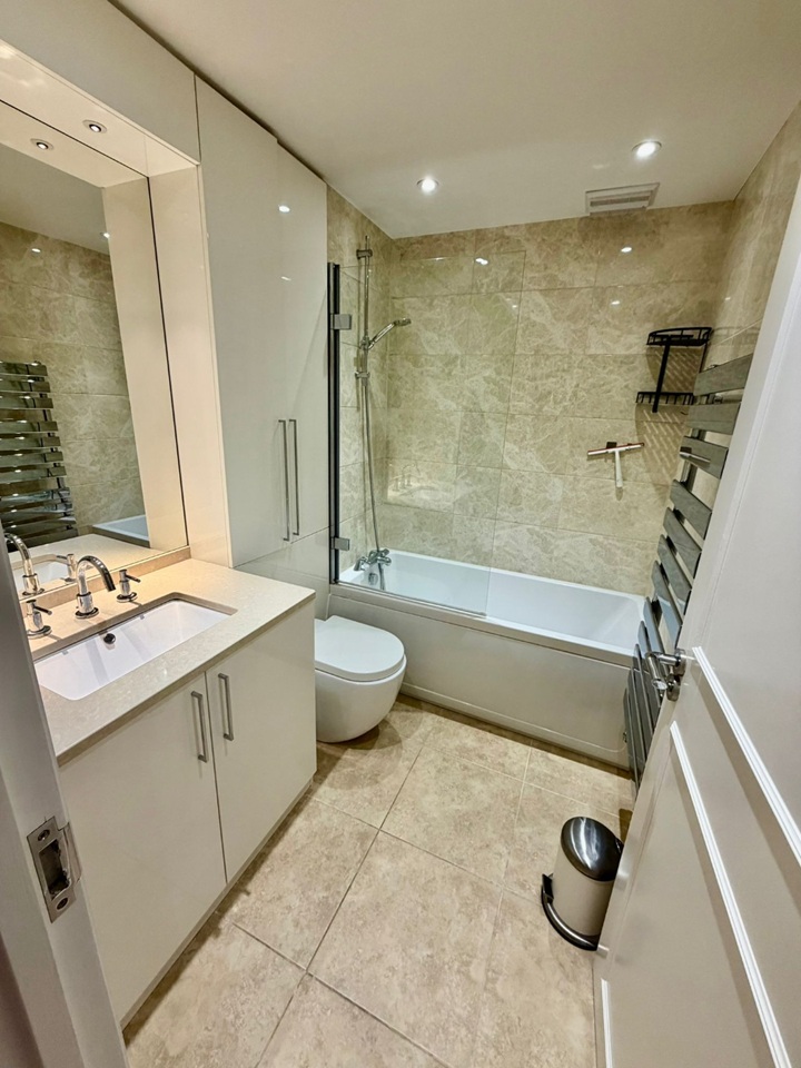 Additional image 13 of 3 Bed Flat, Marloes Road, W8, N1 7GU