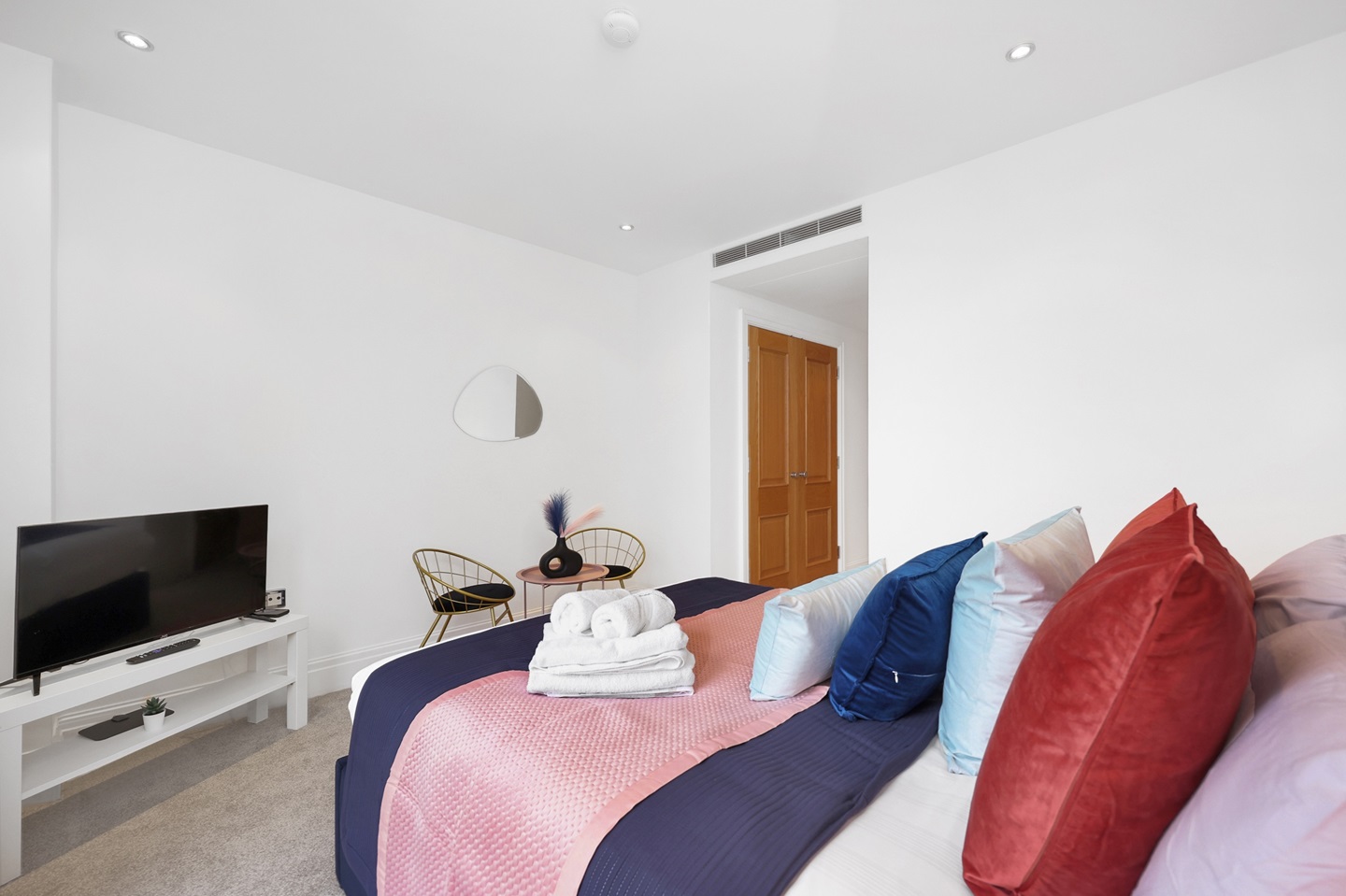 Additional image 4 of 3 Bed Flat, Thames Point, SW6, N1 7GU