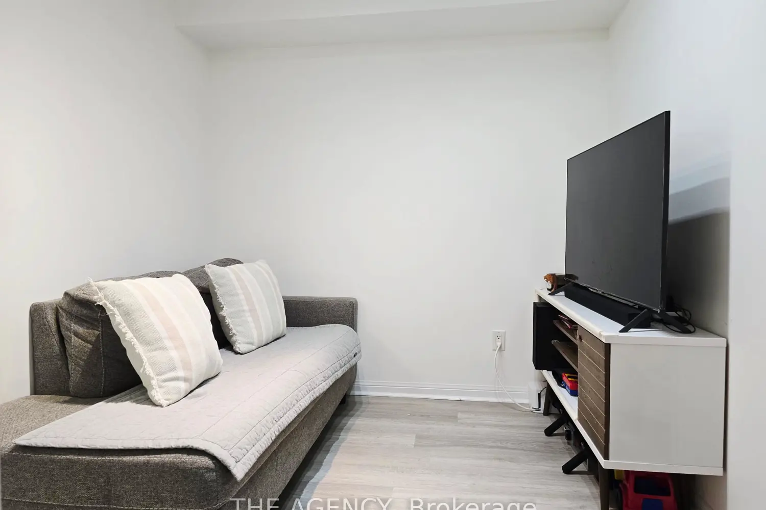 Additional image 7 of 5940 Yonge Street 207