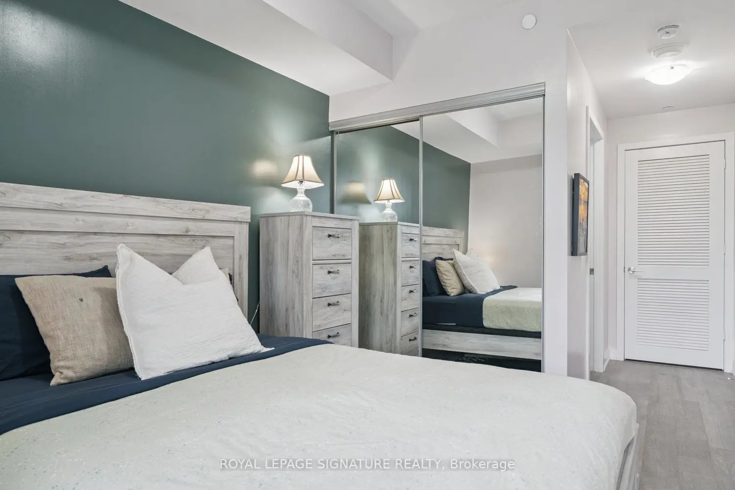 Additional image 9 of 301 Sea Ray Avenue C305