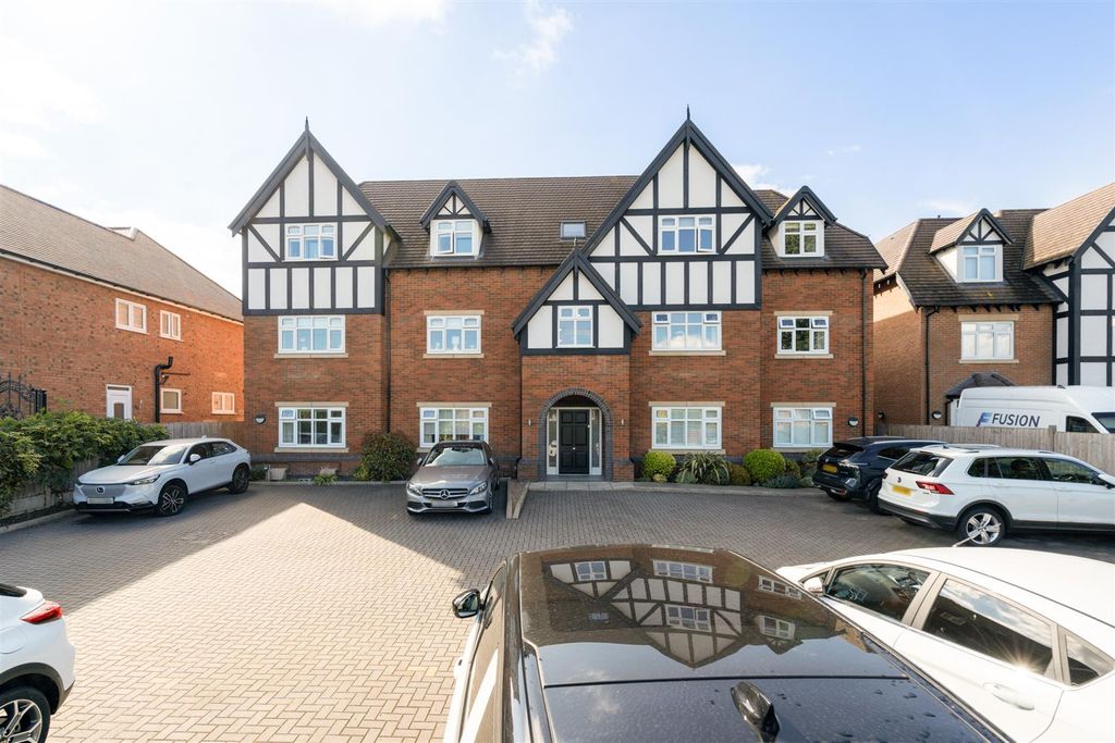 Additional image 15 of 3 bed flat for saleApartment 1 Fairway Lawns, Dovehouse Lane, Solihull B91