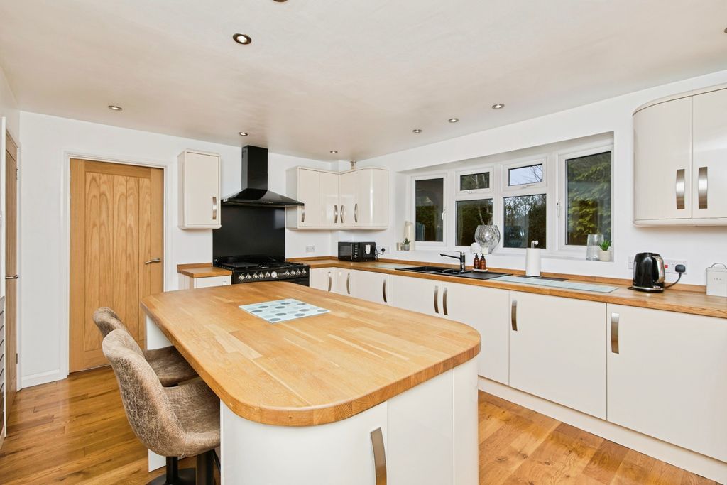 Additional image 2 of 5 bed detached house for saleWentworth Drive, Burton-On-Trent DE13