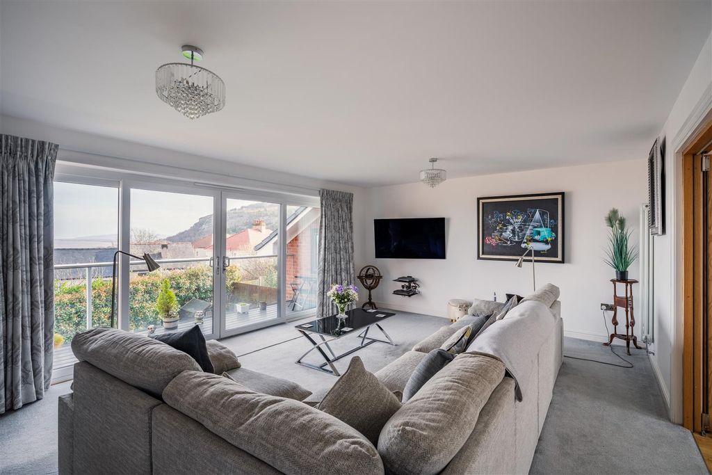 5 bed detached house for saleParc Llindir, Llanddulas LL22 photo 3