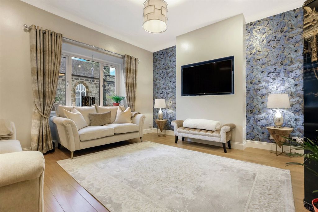 2 bed flat for saleThe Belfrey, Main Street, Bannockburn, Stirling, Stirlingshire FK7