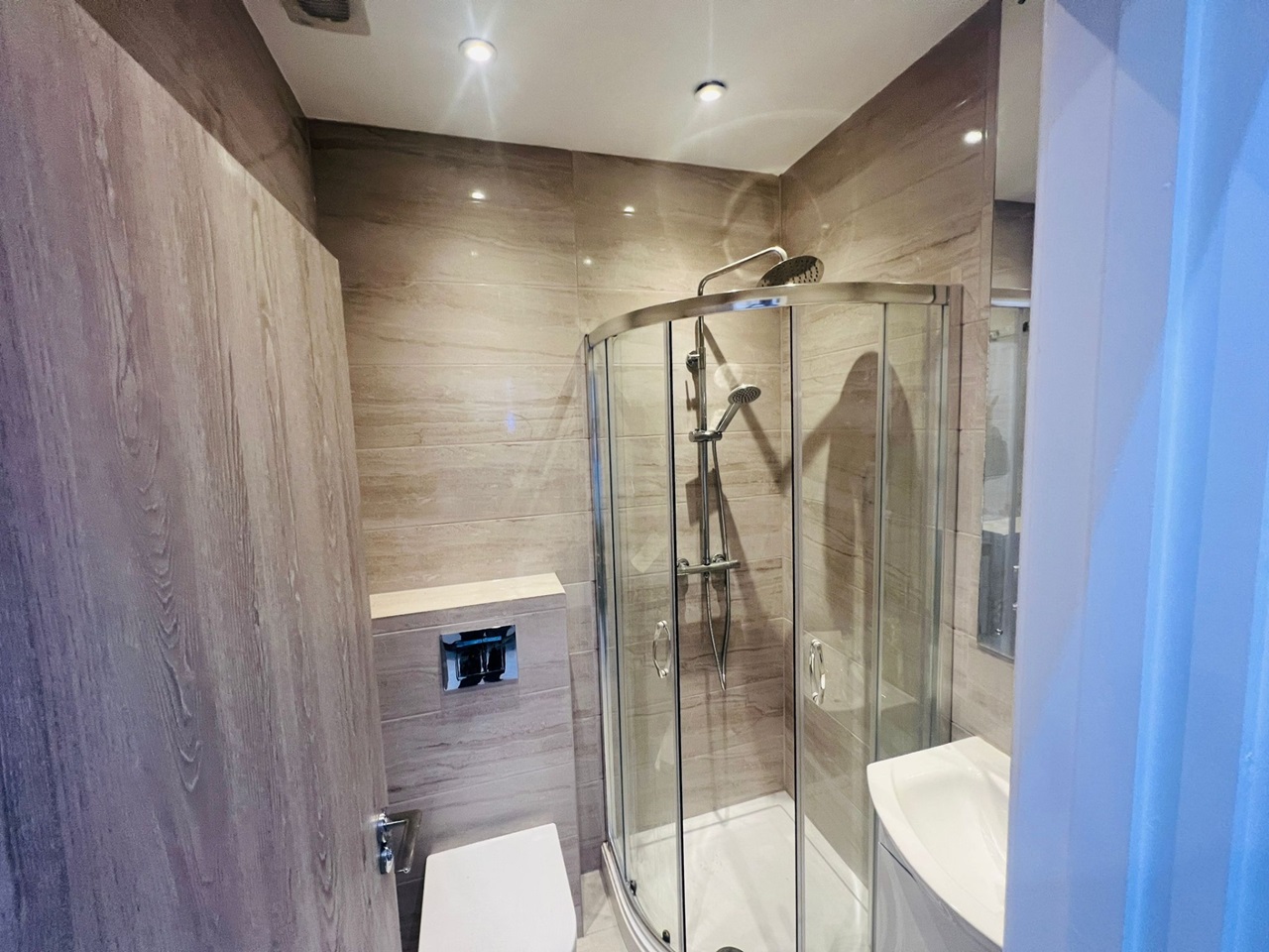 Additional image 2 of Studio Flat, Institute Road, B14, N1 7GU