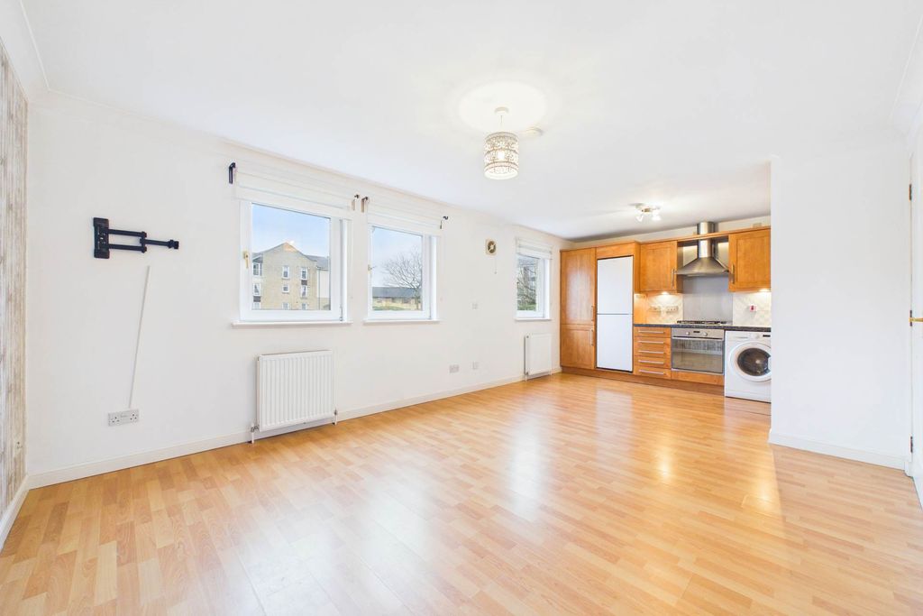 2 bed flat for saleWoodburn Park, Hamilton ML3 photo 3
