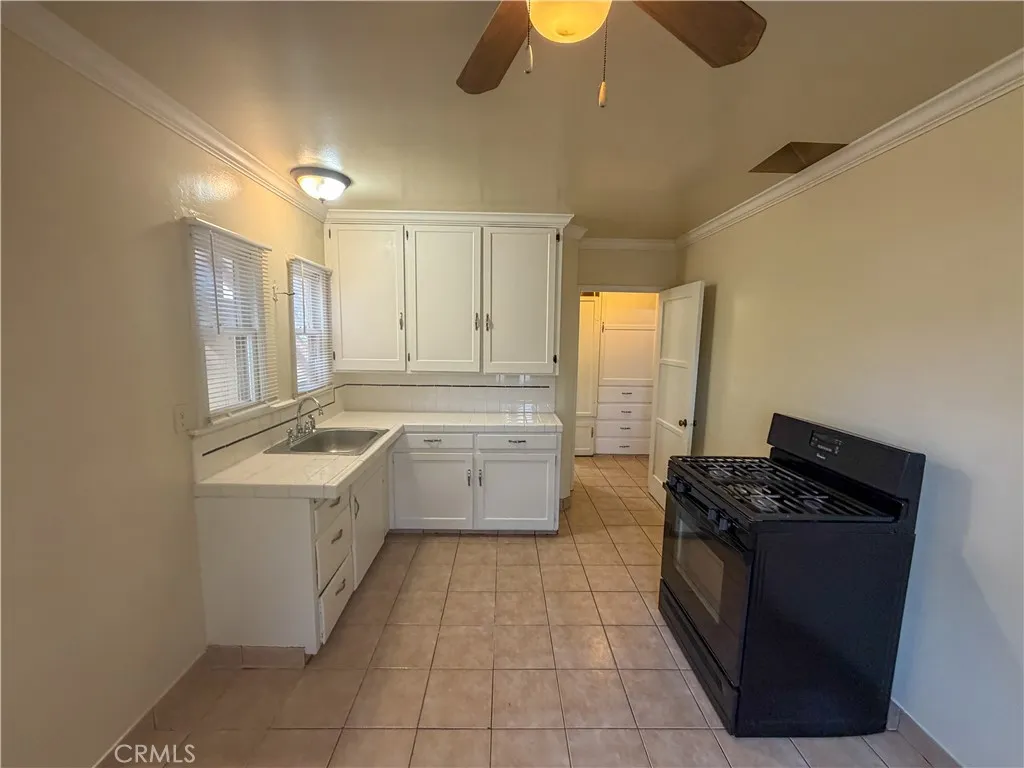 Additional image 16 of 833 N Lacy St, Santa Ana, CA 92701