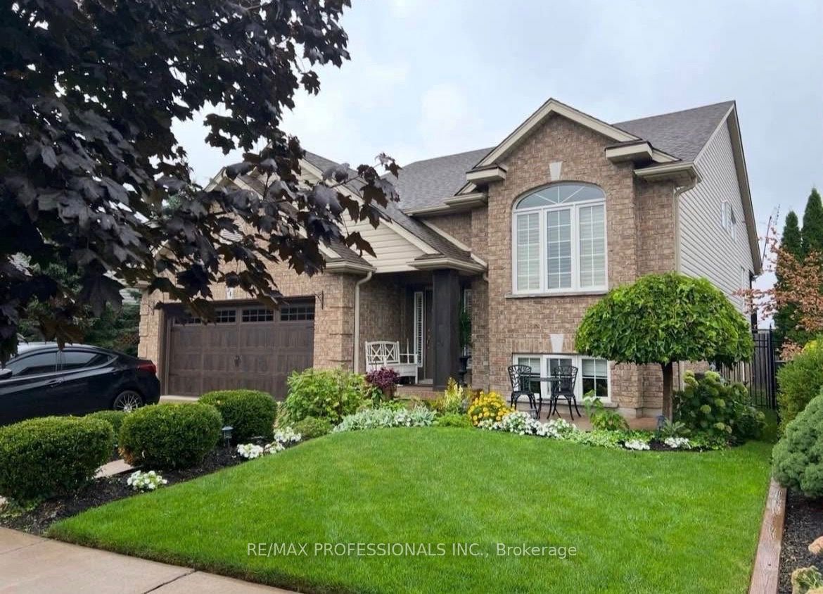 54 Nicholas Drive, St. Catharines, ON, L2S 4C6
