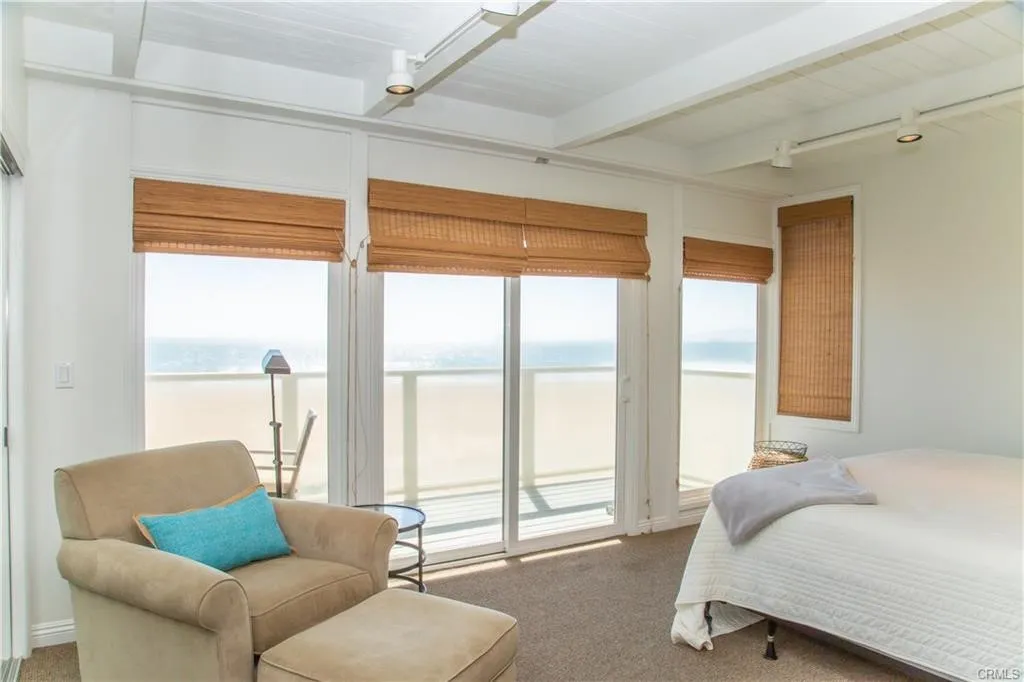 Additional image 24 of 35 A Surfside, Surfside, CA 90740